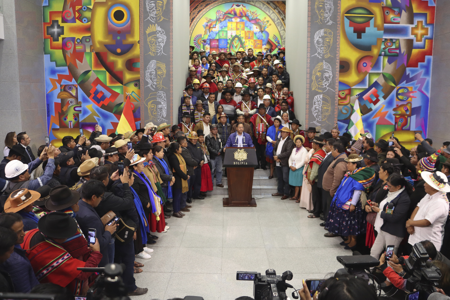 ORGANIZACIONES DE BOLIVIA RATIFICAN APOYO AL GOBIERNO NACIONAL