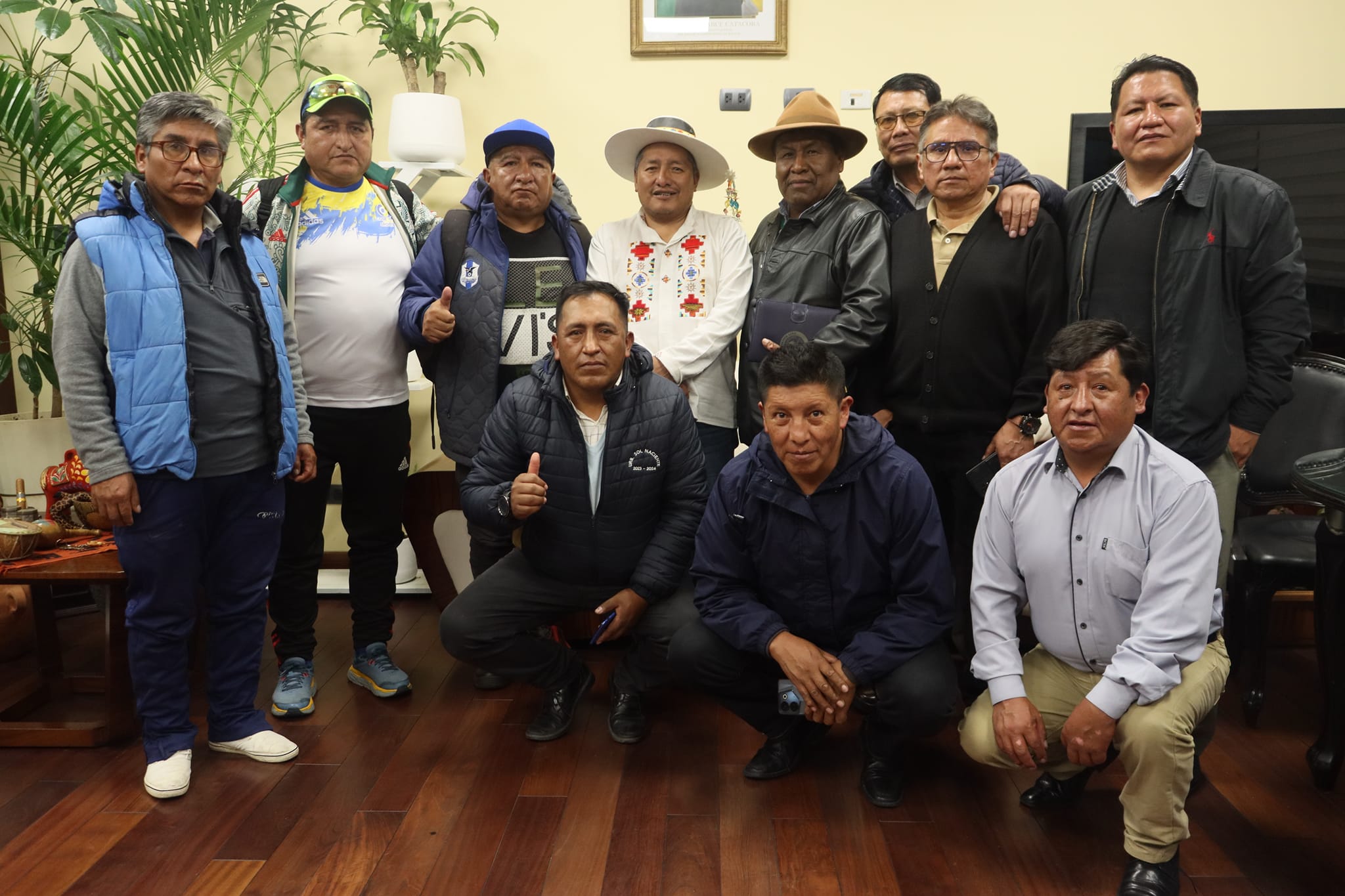 VICEMINISTRO VILLCA SE REÚNE CON FEJUVE DE EL ALTO PARA COORDINAR PROYECTOS