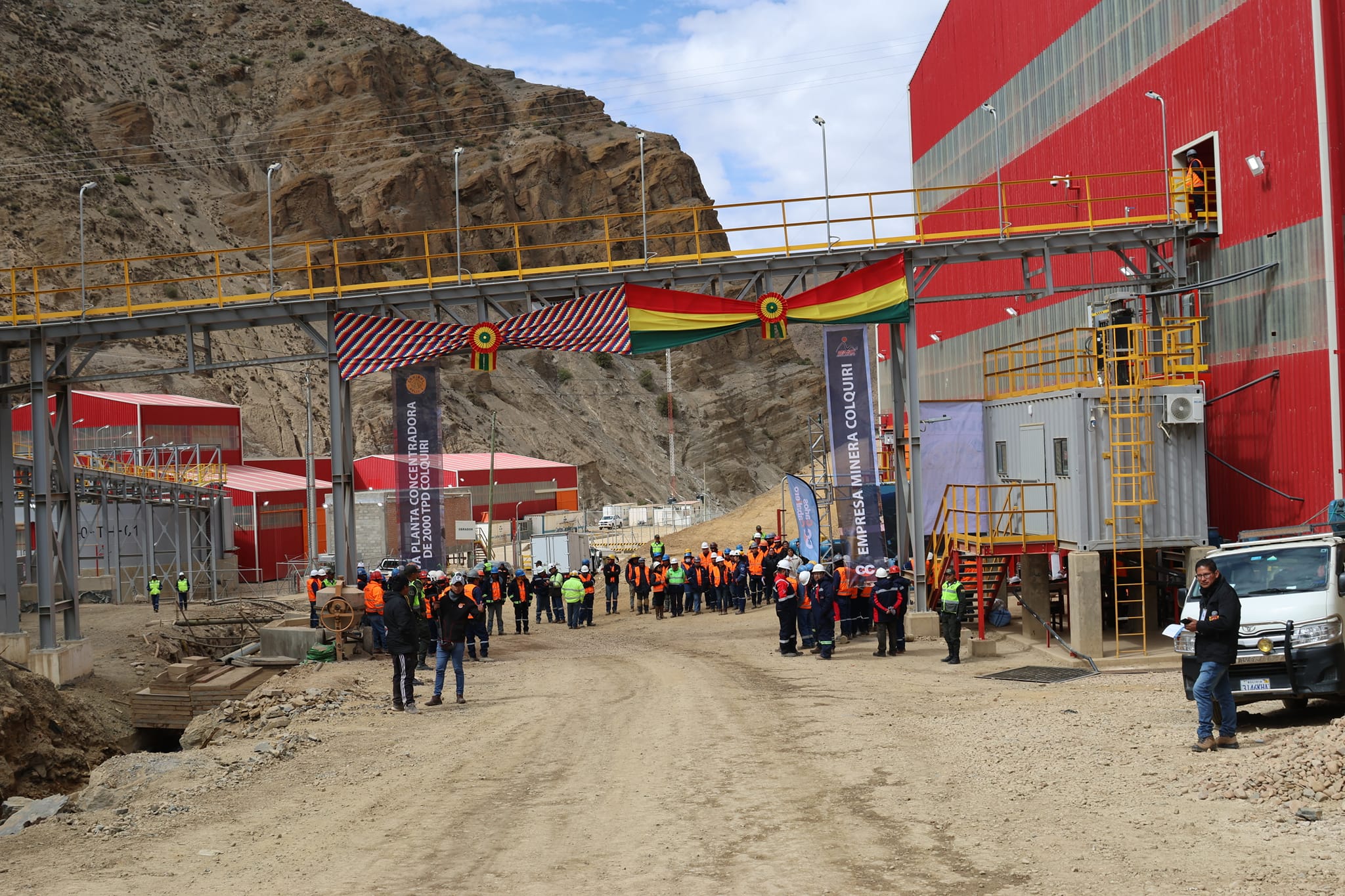 PRESIDENTE INAUGURA PLANTA DE ZINC EN MINERA COLQUIRI