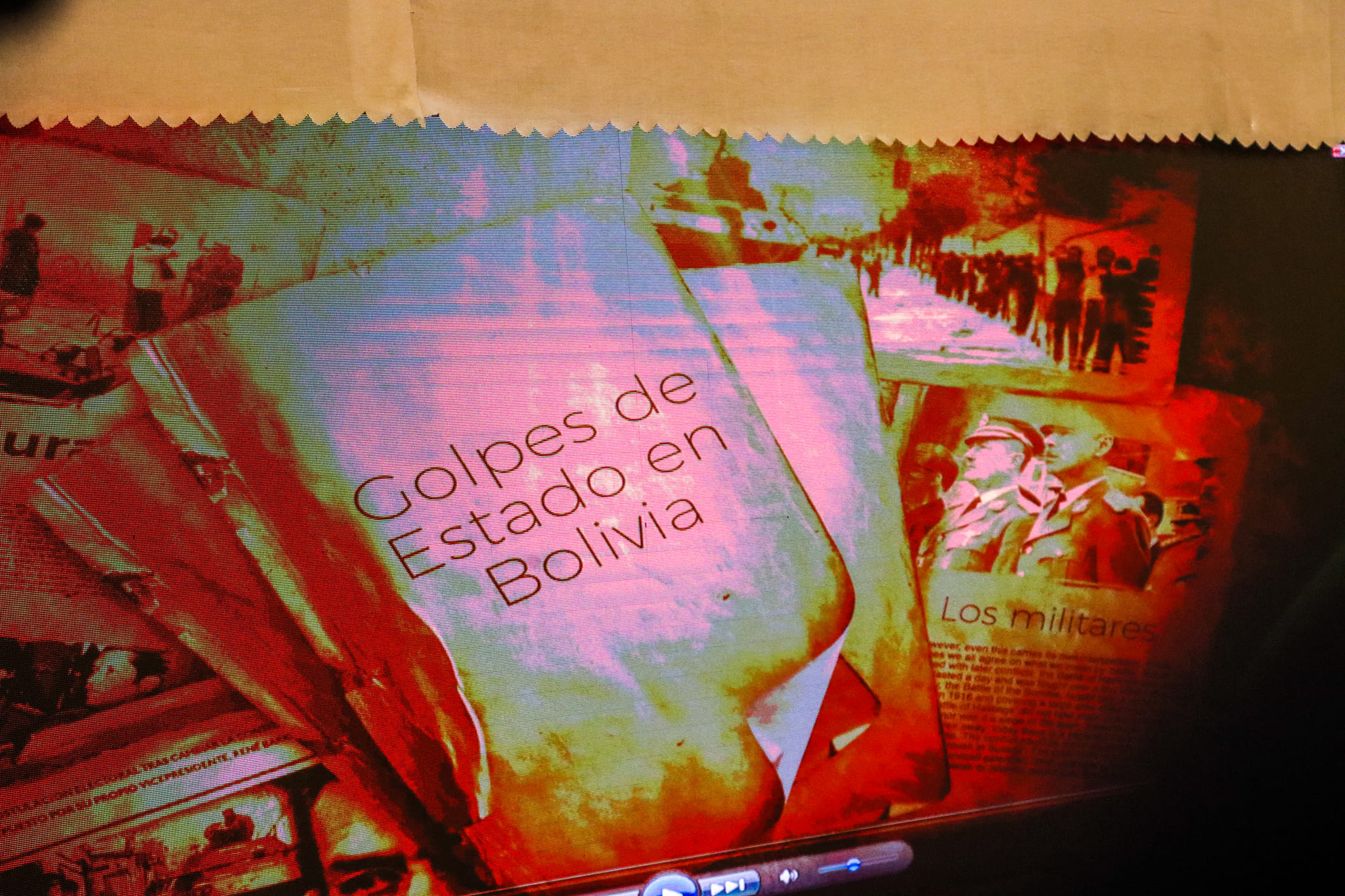 HOMENAJEAN LA LUCHA DEL PUEBLO POR LA DEMOCRACIA