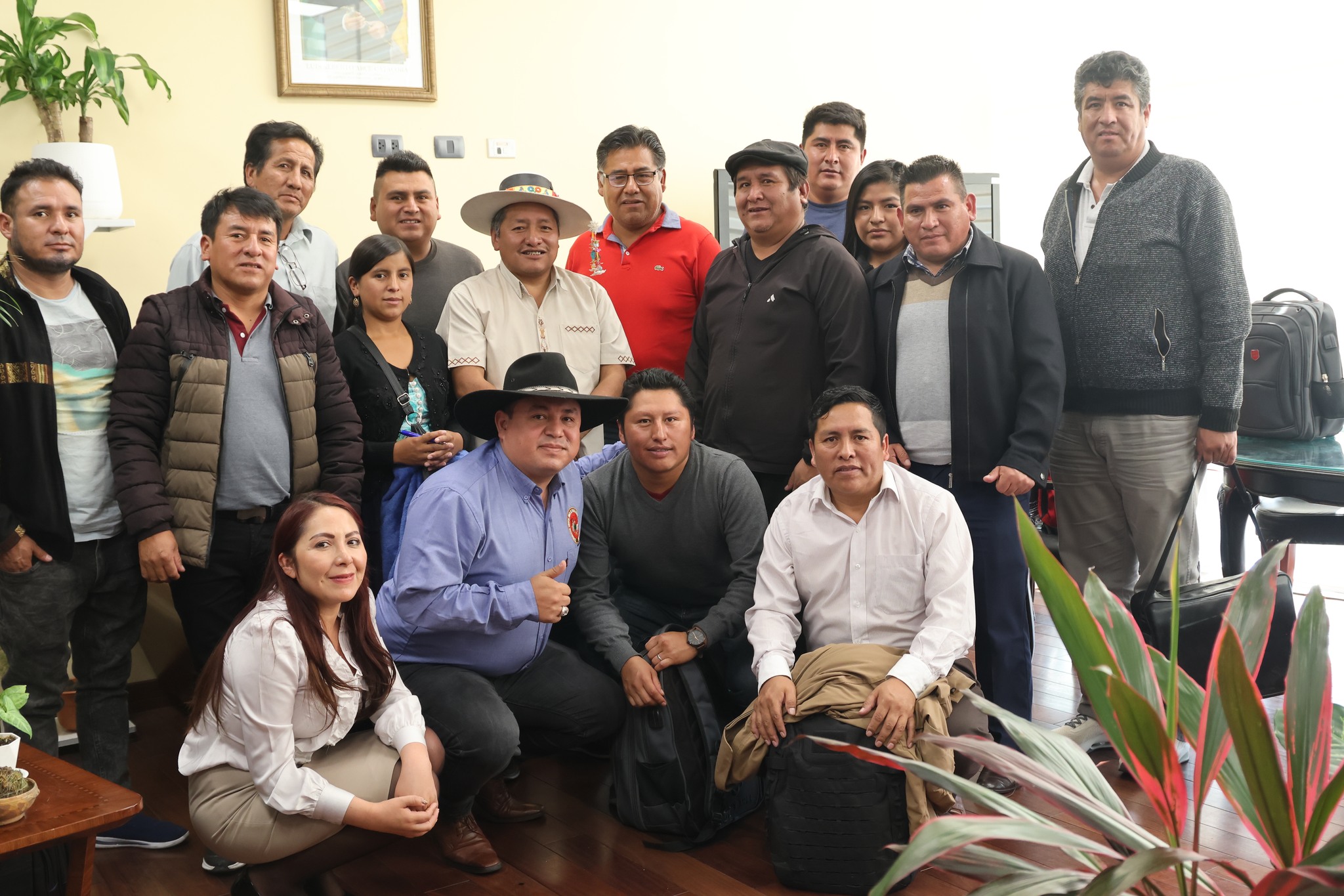 GOBIERNO SE REÚNE CON MANCOMUNIDAD DEL VALLE ALTO COCHABAMBINO