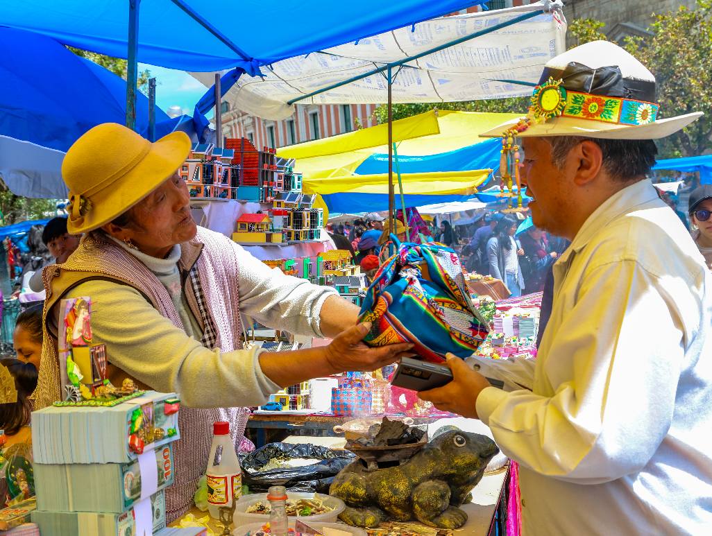 AUTORIDADES PARTICIPAN EN LA TRADICIONAL FERIA DE ALASITA