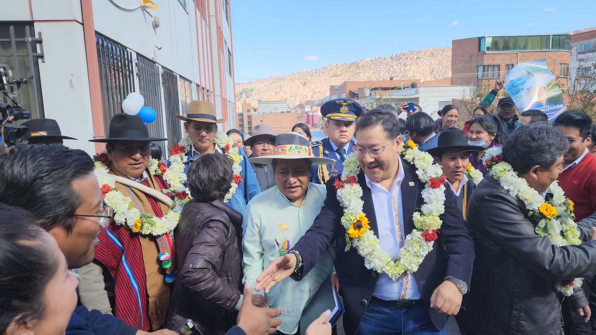 ARCE ANUNCIA CONSTRUCCIÓN DE TRES &quot;CASAS MEMORIA&quot;