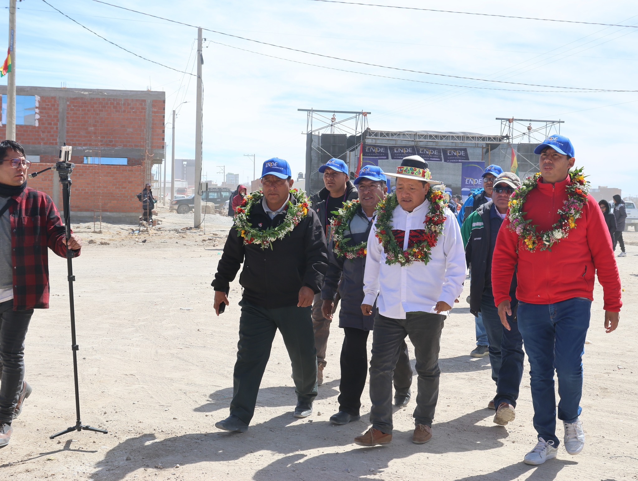 GOBIERNO INICIA MES BICENTENARIO CON ENTREGA DE 200 OBRAS