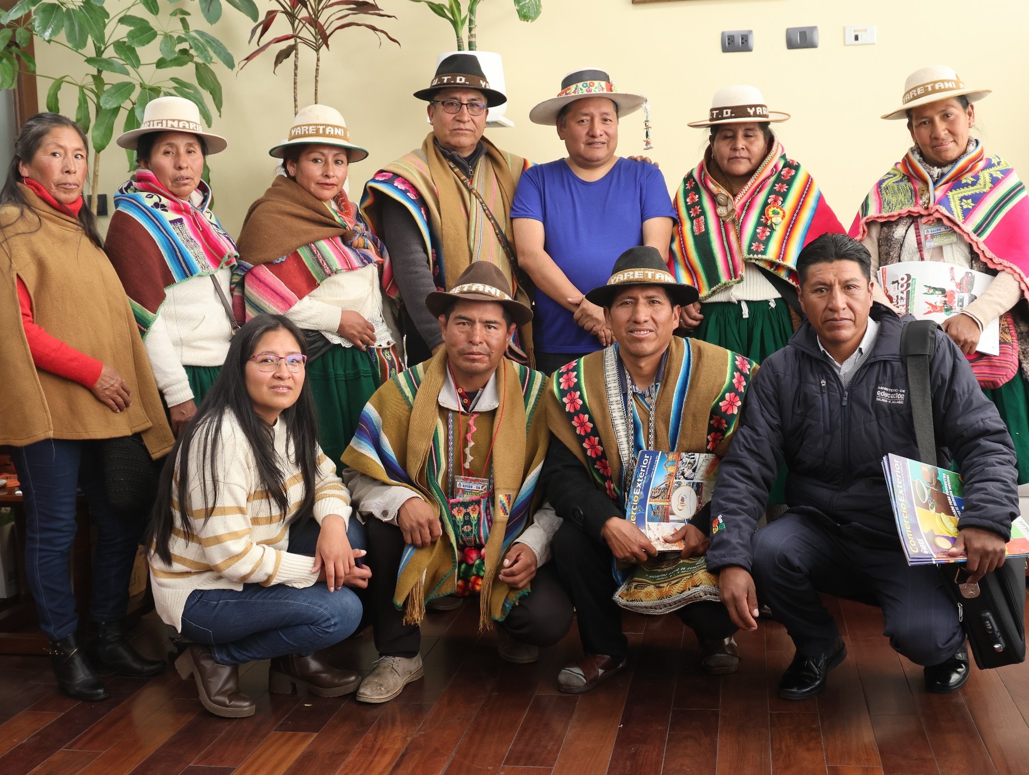 COORDINAN AGENDA SOCIAL CON GOBIERNO INDÍGENA DE SALINAS